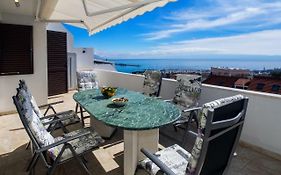 Luxury Apartment Lana